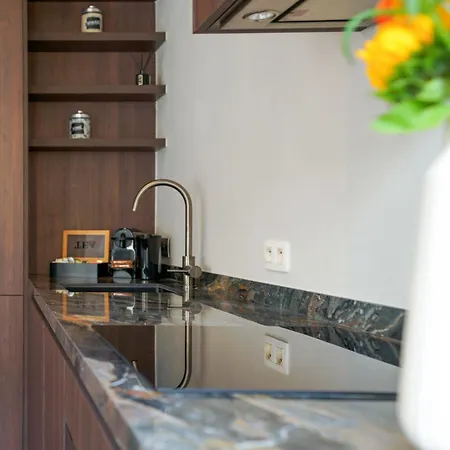 Appartement Classy 1Br Apartment Overlooking A Beautiful Park Anvers